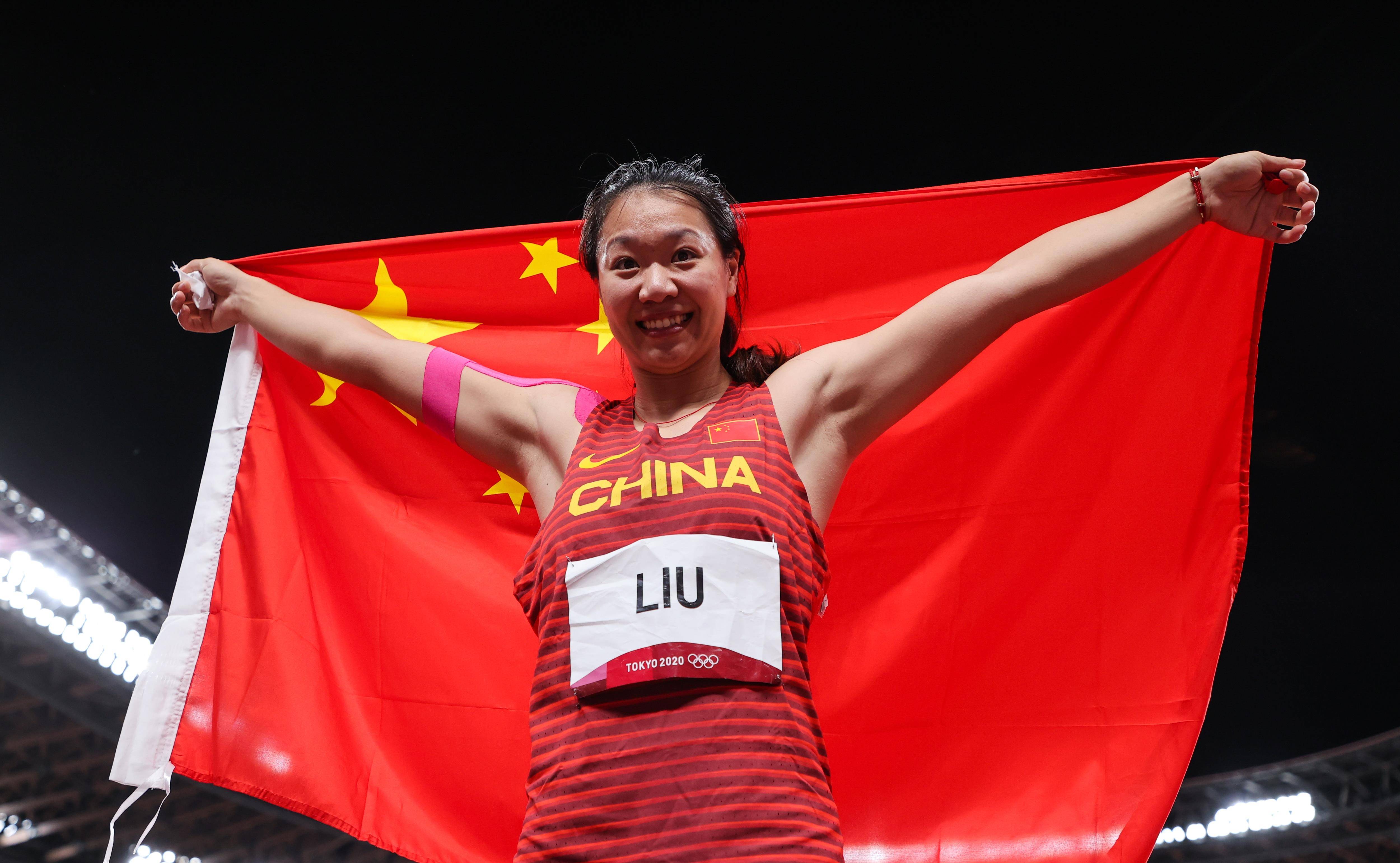 国际运动更新：女子比赛中的惊险一幕！