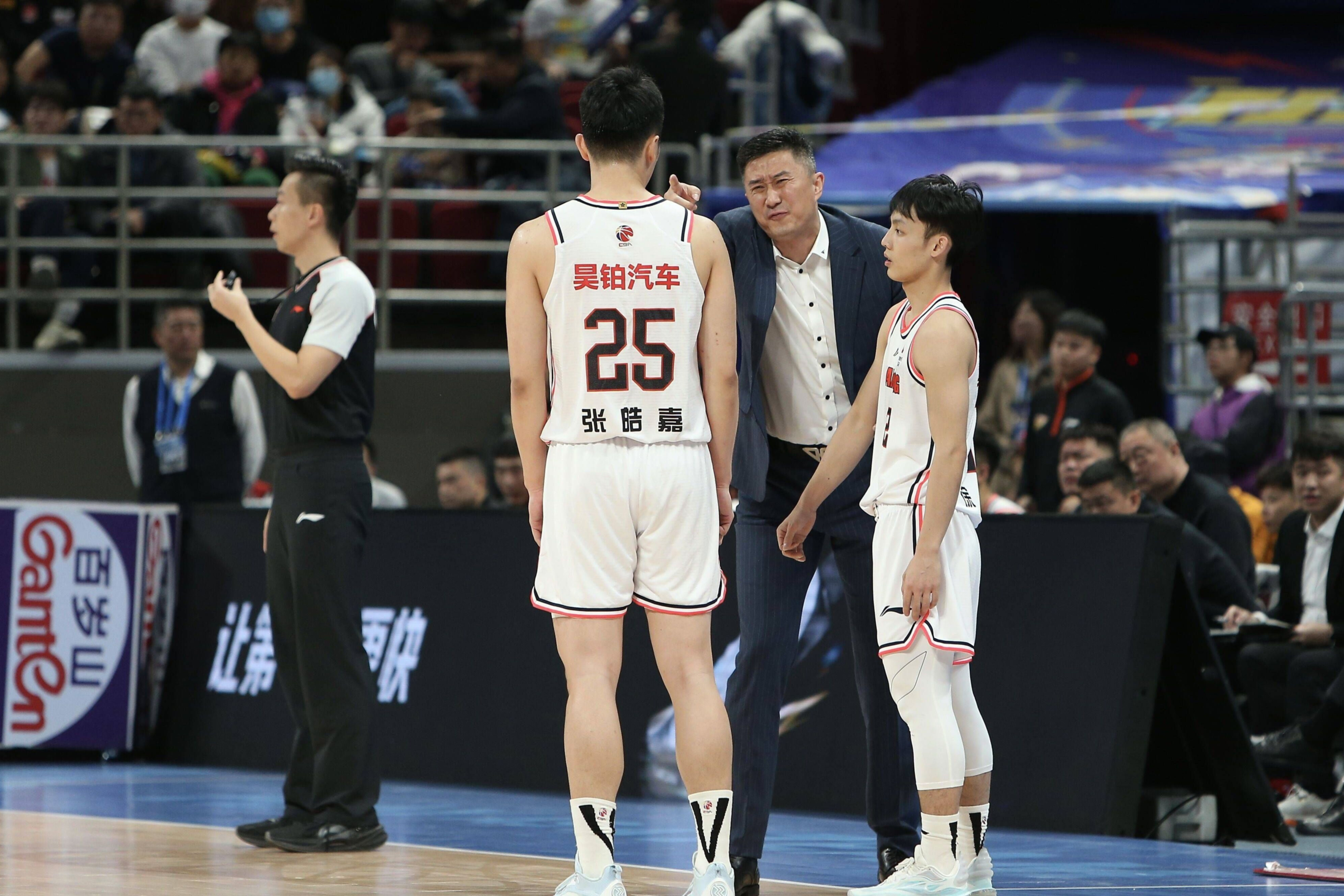关于广东球员：广州队众将集体提升实力备战比赛的信息